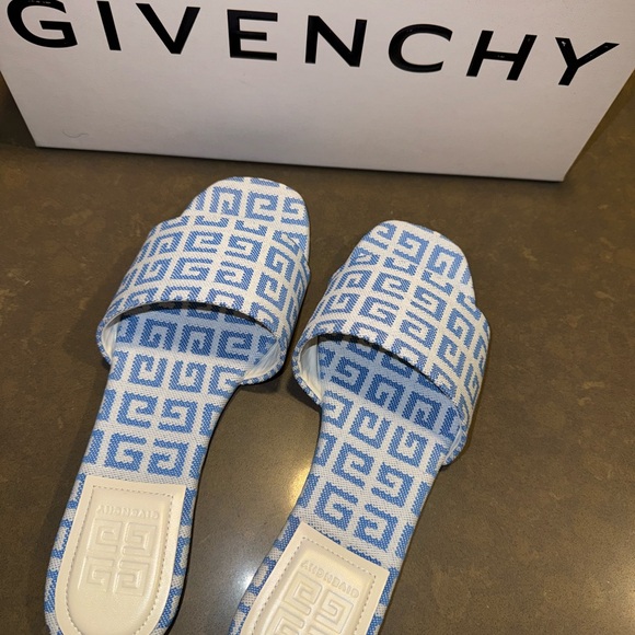 Givenchy Sandals - BRAND NEW!! 100% Authentic with original packaging! - Picture 2 of 3